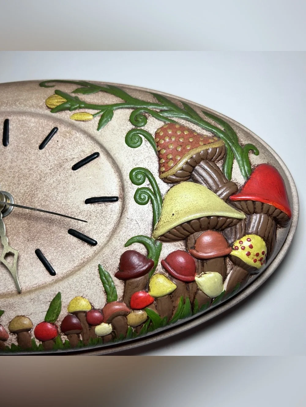 Vintage 70’s Ceramic Mushroom Clock Handpainted Battery Operated